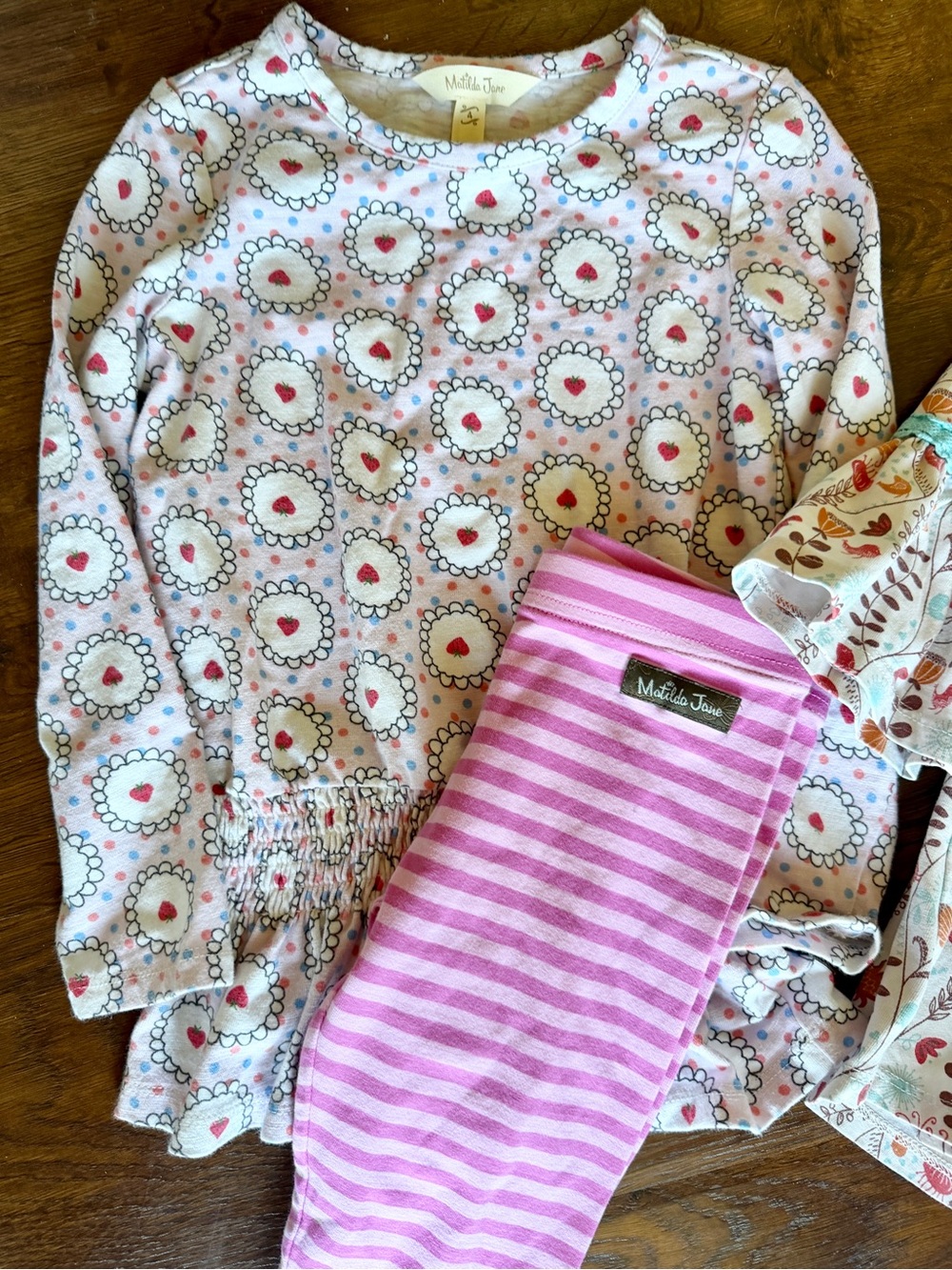 Matilda Jane Girls Bundle Size 4 Floral Bell Sleeve Top Leggings Strawberry Top - Picture 2 of 6